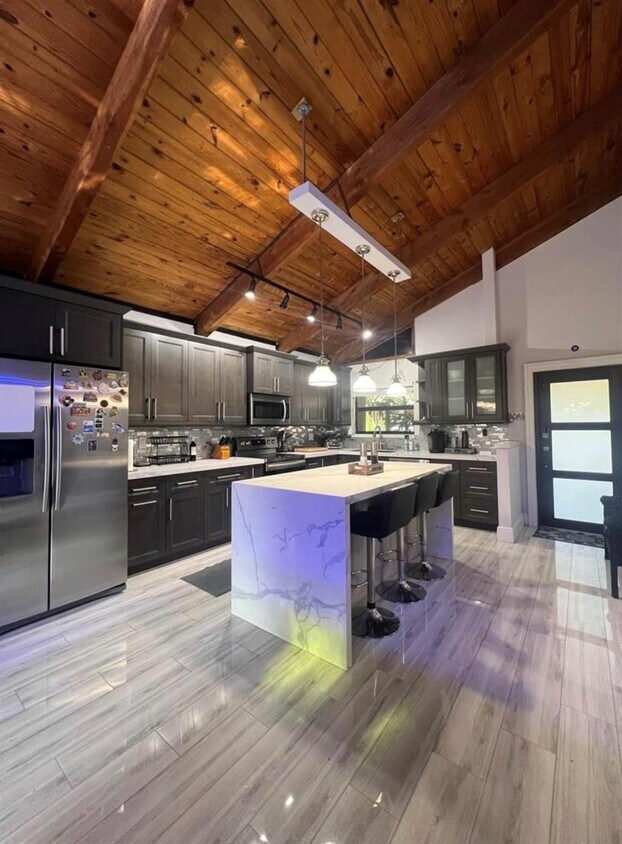 Foto principal - 6171 NW 33rd Ter