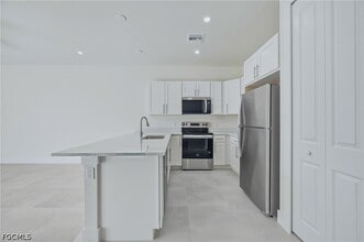 Building Photo - 5428 Bristo St
