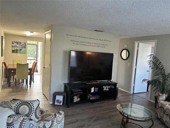 Foto del edificio - 6956 Brandywine Dr