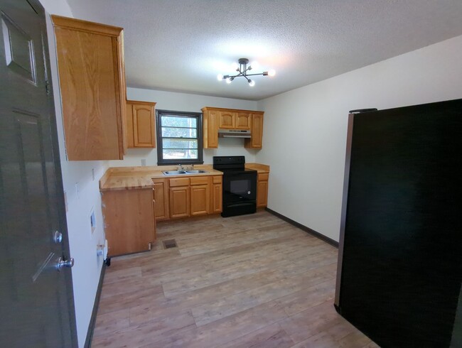 Building Photo - 6335 Hansley Dr