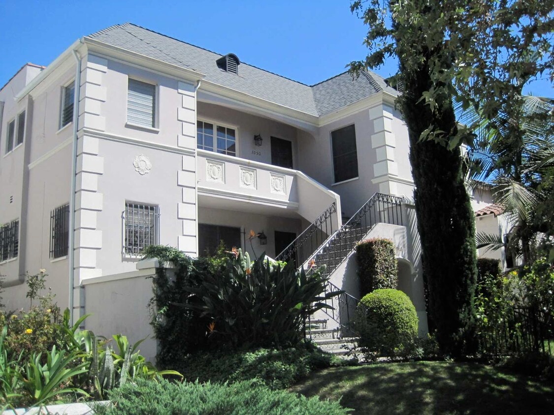 1048 S Stanley Ave Unit Duplex, Los Angeles, CA 90019 Apartments in