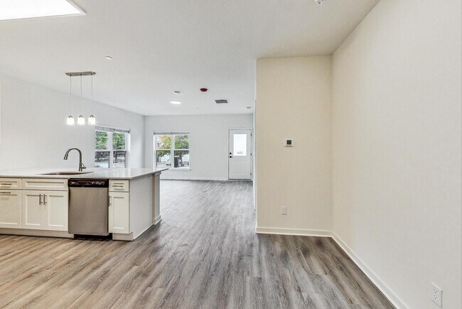 Foto del edificio - 534 Morris Ave