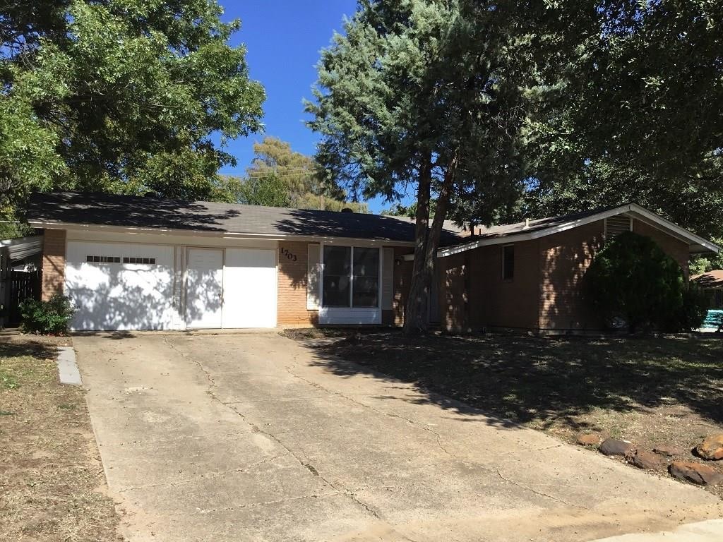 Foto principal - 1703 Carlisle St