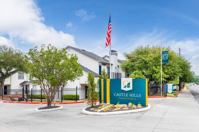 Foto del edificio - Castle Hills Townhomes