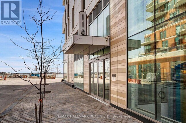 Building Photo - 118 Merchants' Wharf