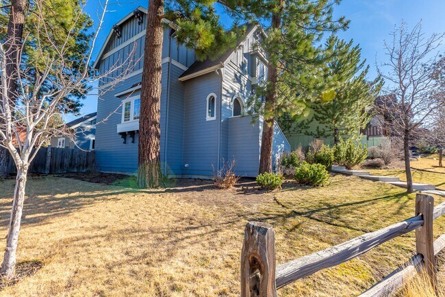 Building Photo - Furnished Home in NW Crossing Available Now