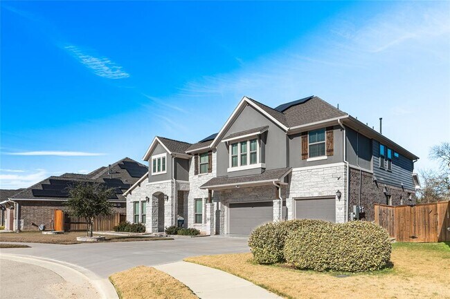 Building Photo - 3341 Catalina Cv