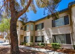 Foto principal - Centrally Located 3 Bed Condo In Gated Com...