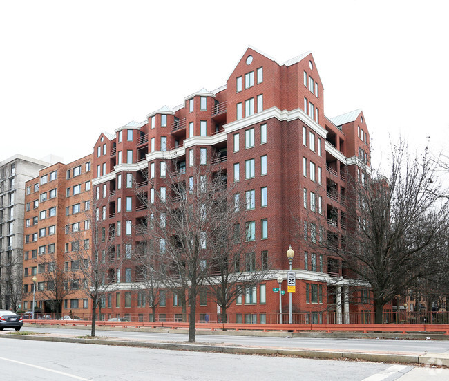 Foto principal - The Griffin Condominium