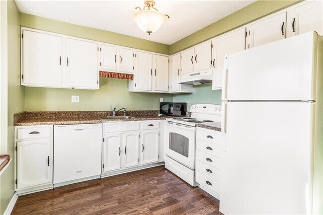 Foto del edificio - 1707 St James Pl