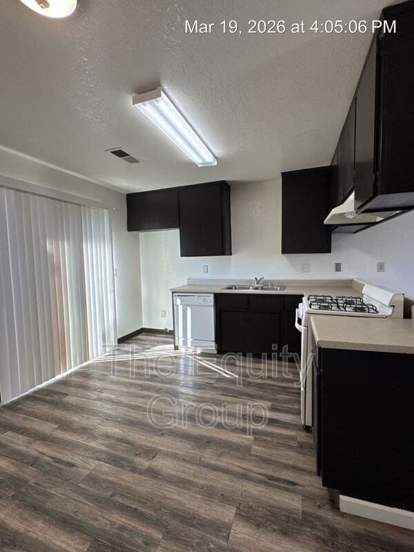 Building Photo - 10963 Thompson Dr