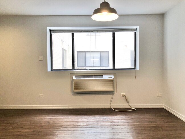 Foto del edificio - 5411 N Winthrop Ave