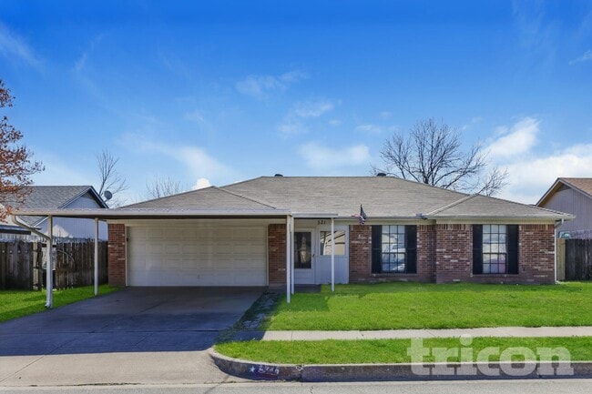 Building Photo - 521 Clover Dr