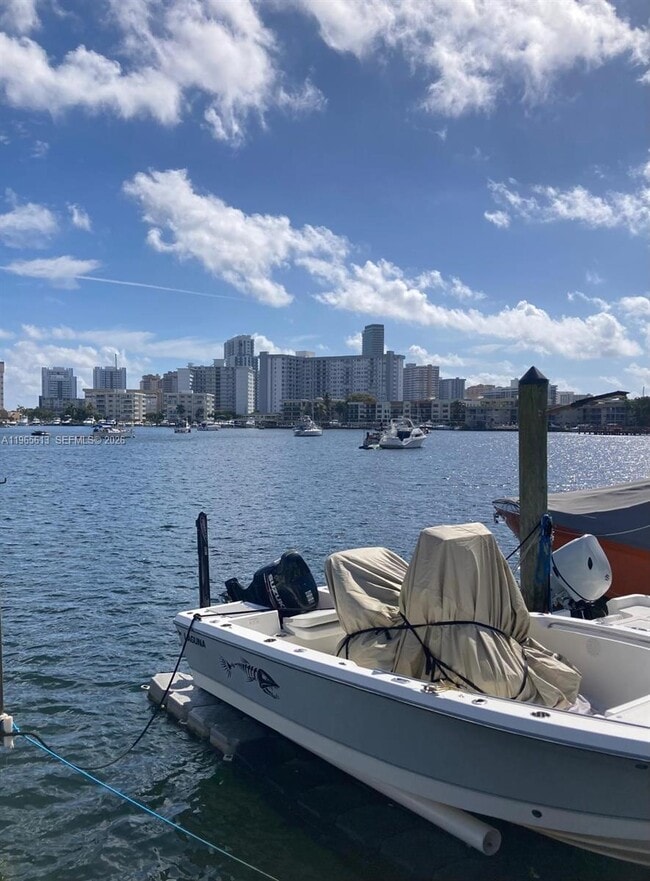 Foto del edificio - 462 Golden Isles Dr