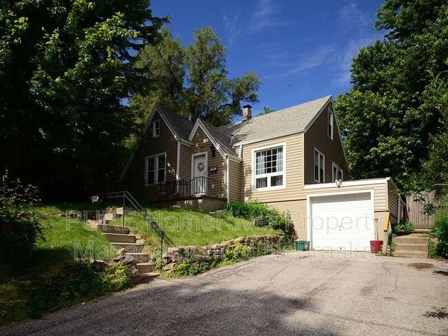 Building Photo - 2108 S 46th St