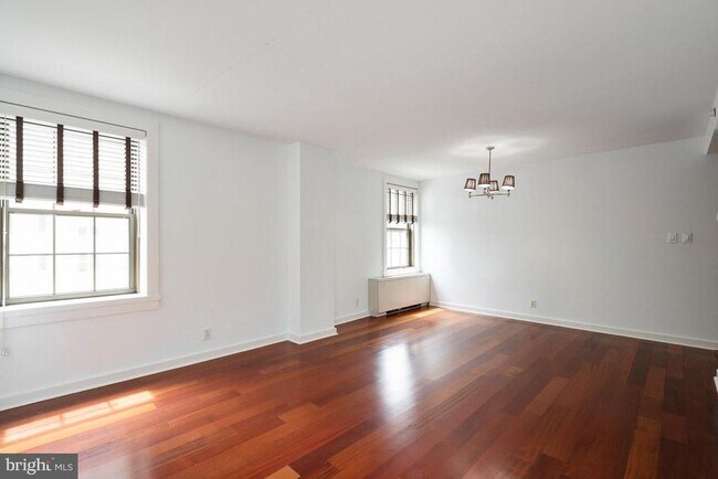 Foto del edificio - 219 S 18th St