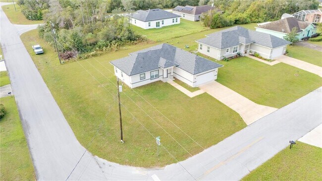 Building Photo - 2776 SW 142nd Ln