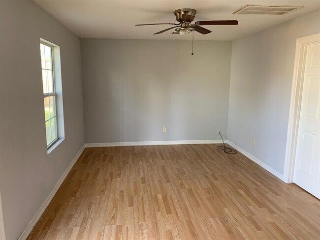 Foto del edificio - 6908 Larkstone St