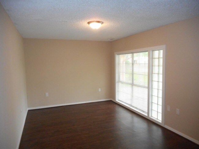 Building Photo - 4422 Hartsville Rd