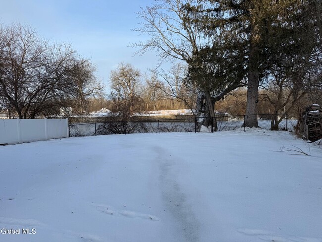 Foto del edificio - 199 US-4