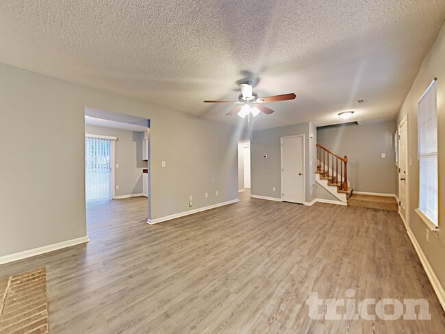 Building Photo - 7139 Markway Dr