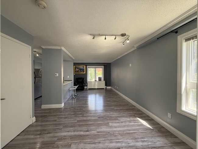 Building Photo - 1484 Torrington Dr