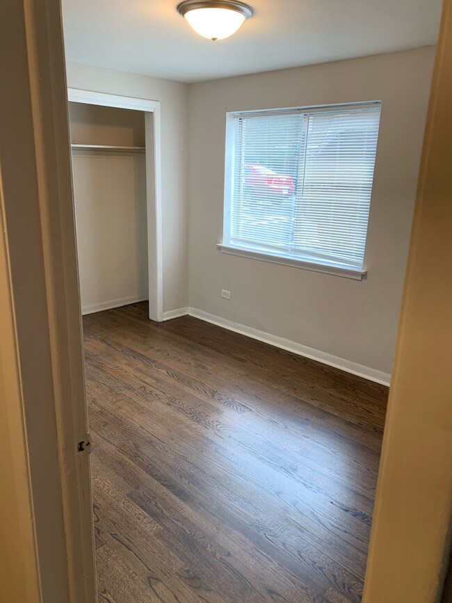 Foto del edificio - 8288 Roosevelt Rd