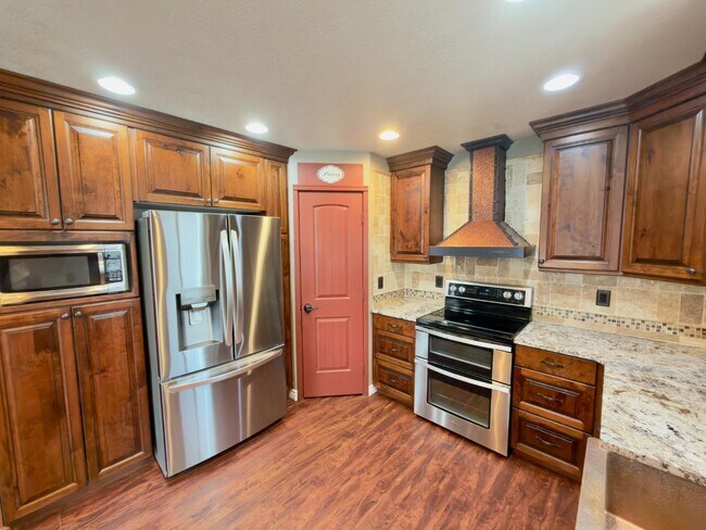 Building Photo - 317 W Farmside Dr