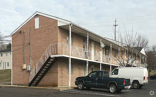 Building Photo - Colonial Trace Apartments