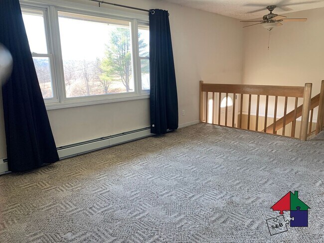 Foto del edificio - Barre Single Family Home - 4BR 1.5BA with In-Unit Laundry