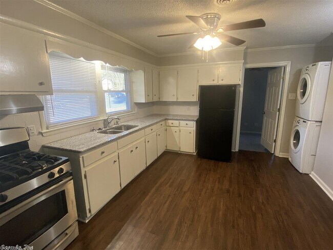 Building Photo - 101 Farmere Cir