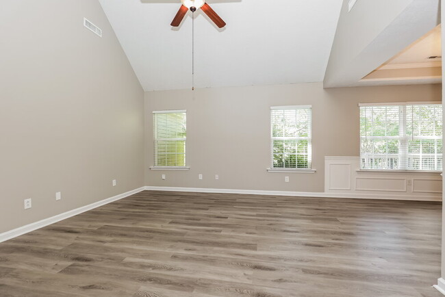 Foto del edificio - 5059 Betsy Ann Ave