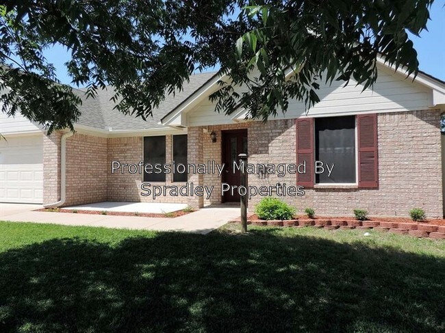 Building Photo - 8812 Laurel Ridge