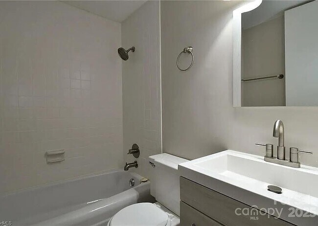 Foto del edificio - 1807 S Hawthorne Rd