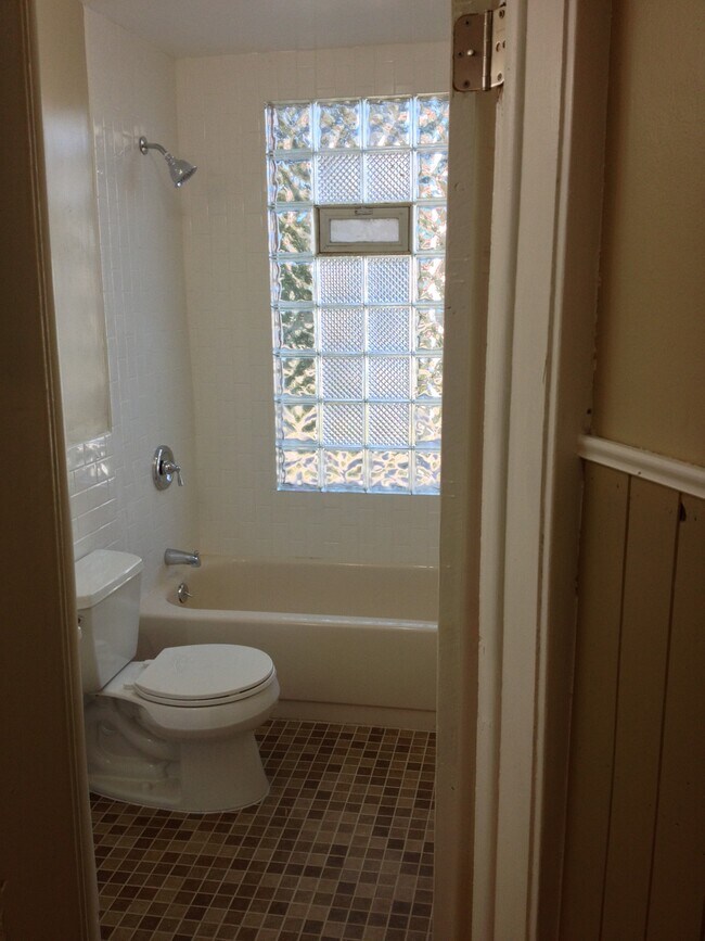 Foto del edificio - 1528 4th St. NE