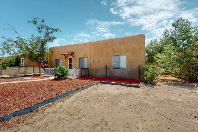 Building Photo - NEAR NORTH VALLEY PUEBLO 2 Bedroom  1 Bath...