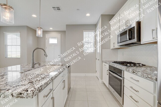 Building Photo - 144 Kimberlite Dr