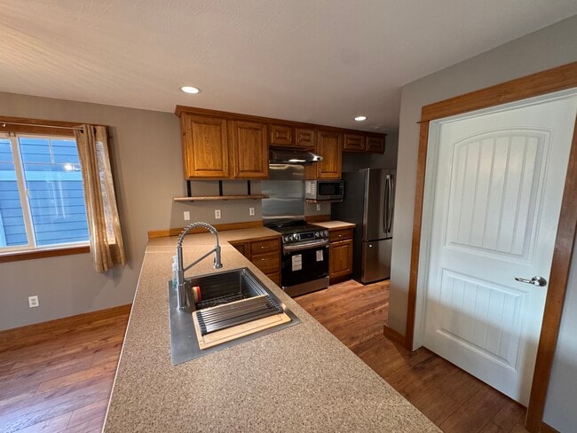 Kitchen - 5485 Glenellen Dr