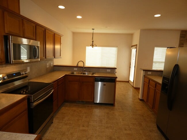 Building Photo - Rolling HIlls Court Rambler