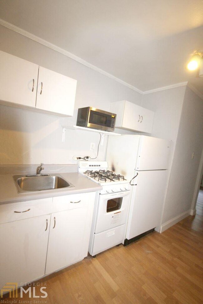 Foto del edificio - 758 St Charles Ave NE