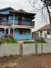 Building Photo - 1047 W 3rd Ave