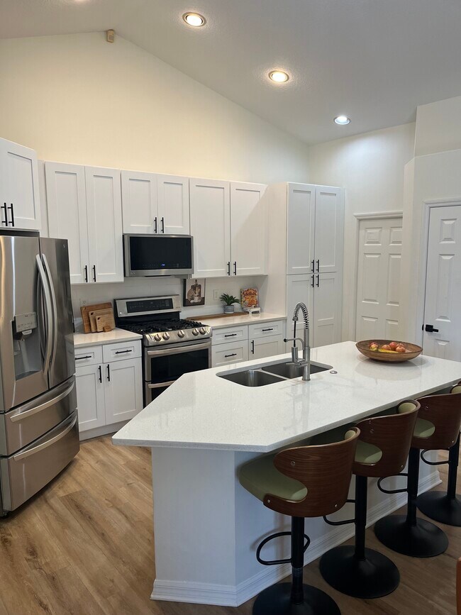 Foto del edificio - 1405 W River Ct