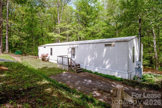 Foto del edificio - 7967 Caswell Rd