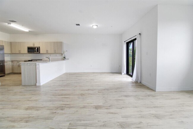 Foto del edificio - 15540 SW 136th St