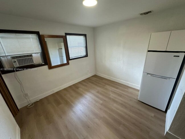 Foto del edificio - 785 NW 96th St