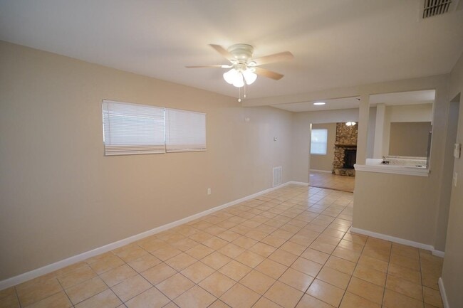 Building Photo - 2808 Southwood Dr