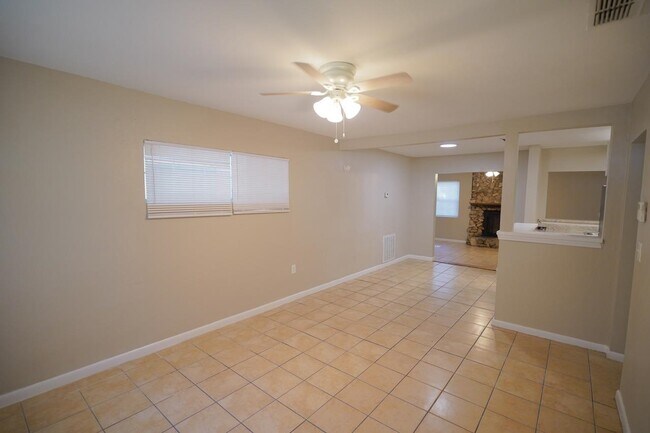 Foto del edificio - 2808 Southwood Dr