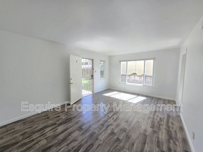 Building Photo - 808 Palm Dr