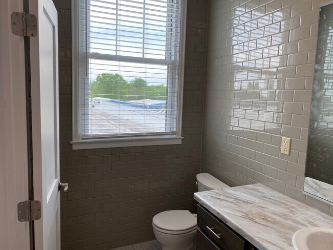 Foto del edificio - 413 Main Ave