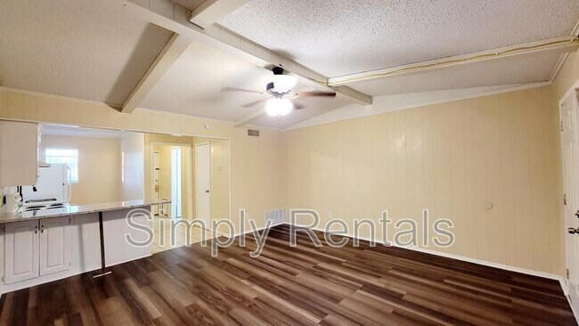 Foto del edificio - 400 Bill Bradford Rd